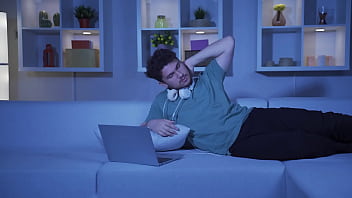 Tu as déjà imaginé regarder cette belle femme sans être prisonnier d’une prison mentale