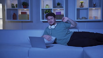 Tu as déjà imaginé regarder cette belle femme sans être prisonnier d’une prison mentale