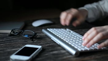 Tu as déjà imaginé regarder cette belle femme sans être prisonnier d’une prison mentale Tu as déjà imaginé regarder cette belle femme sans être prisonnier d’une prison mentale