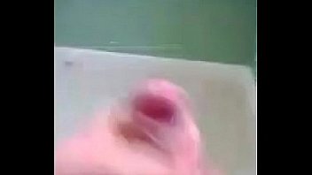 Guy Wanking Till Cum thumbnail