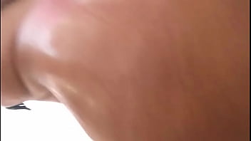 Michelle en la ducha