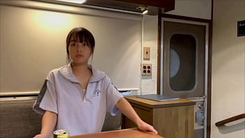 キャンピングカーを借りて彼女と旅行。車が左右に揺れるほど彼女とsexでイキまくるカップル。 キャンピングカーを借りて彼女と旅行。車が左右に揺れるほど彼女とsexでイキまくるカップル。