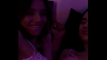 Nouvelle série sur mon mym et un lesbien très intense avec la magnifique arianacortezx que j'adooo