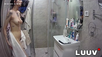 Luuv beautiful girl alice takes a shower on a amateur reality show