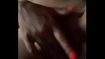 Me masturbo para mi novio