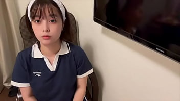 お風呂上がりにお父さんの椅子の上で大きいデンマをおまんこに当ててアヘアヘしながらオナニーする女子大生。