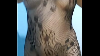 Saltaba y me apretaba la polola