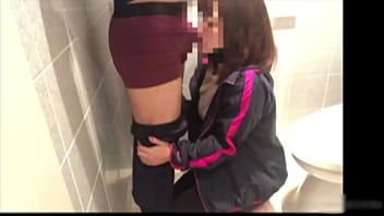 後輩彼女を休憩中に呼び出して激しく突き合いました