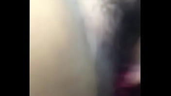 Gordita dandose placer