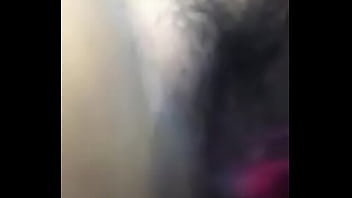 Gordita dandose placer