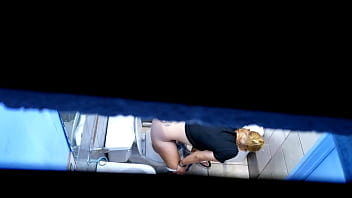 Twerking airdrying cunt pussy