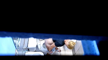 Twerking airdrying cunt pussy