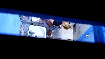 Twerking airdrying cunt pussy