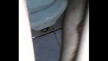 Gay Dando Pro Macho Dotado No Banheiro thumbnail