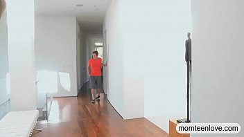 Bf caught stepmom licking his gfs pussy