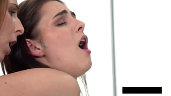 Golden Piss Shower Sharing thumbnail