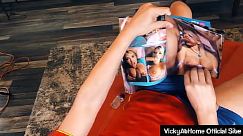 Milf vicky vette receives a cumshot on her body after fucking