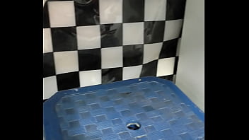 Me gusta espiar a mi primo en su habitación aprovecho para espiar sin que se de cuenta Me gusta espiar a mi primo en su habitación aprovecho para espiar sin que se de cuenta