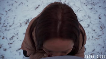 Slutty girlfriend relaxes my fat cock in snowy winter park