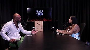 Mama senta ou passa os homens que ela definiu mediu a bunda da morena gostosa e precisa fazer terapia porquê marcelly melo watch sheer red