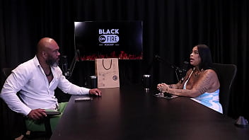 Mama senta ou passa os homens que ela definiu mediu a bunda da morena gostosa e precisa fazer terapia porquê marcelly melo watch sheer red