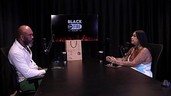 Mama senta ou passa os homens que ela definiu mediu a bunda da morena gostosa e precisa fazer terapia porquê marcelly melo watch sheer red