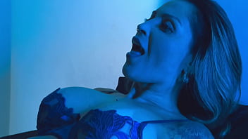 Admire my toes with your mouth