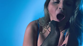 Admire my toes with your mouth