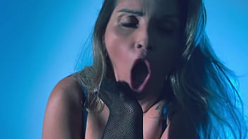 Admire my toes with your mouth