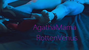 Admire my toes with your mouth