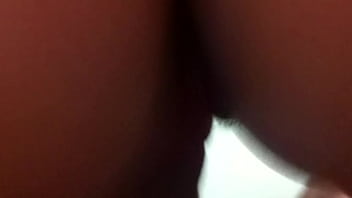 Me vengo afuera de su culo porque si no se enoja