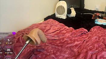 Thick slut gets hard fucked and haves fun on cam