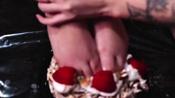 Eat cake from our feet