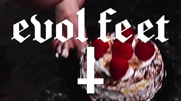 Eat cake from our feet