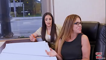 Female lawyers cum lauder