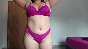 La mas caliente del pueblo me envia un video