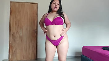 La mas caliente del pueblo me envia un video