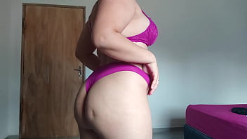 La mas caliente del pueblo me envia un video