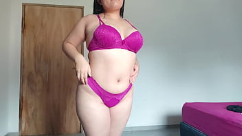 La mas caliente del pueblo me envia un video