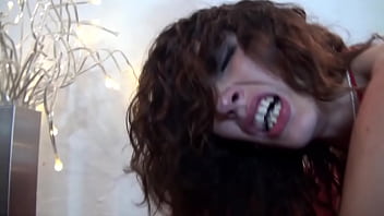 Une femme au foyer nympho sodomisée par un inconnu