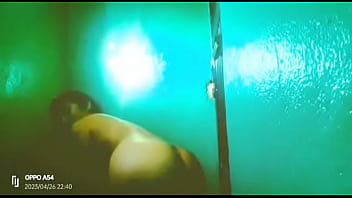 Buscando exhibirse y ser la más vista