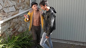 Sr Chupa Pau Meninos Online thumbnail