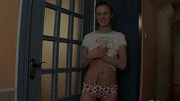 Linda Doorway Nubile thumbnail