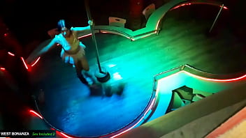 Eating pussy in d j booth #1 i suck her pussy before her dance