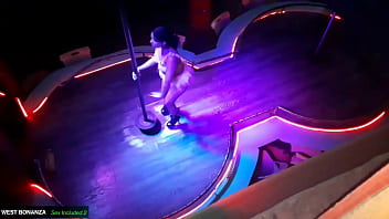 Eating pussy in d j booth #1 i suck her pussy before her dance