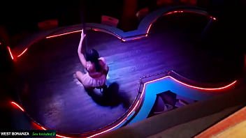 Eating pussy in d j booth #1 i suck her pussy before her dance