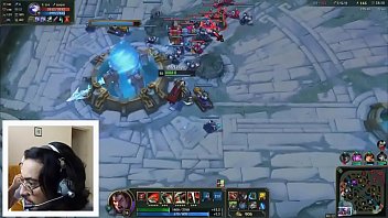 Mr lhipe fodendo geral no lolzin