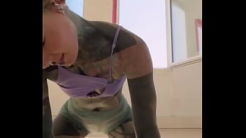 Dancing on the pole and enjoy the good moments in to 2beepole for teaching me new skills #inkedgirl #d