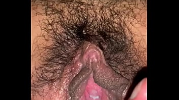 Excitada y lista para penetrarla