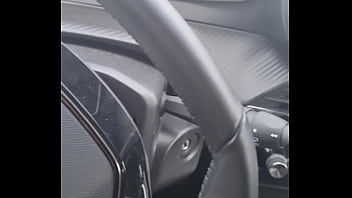 Quand on me prête une 208 au lieu de ma 108 j'ai l'impression de rouler dans